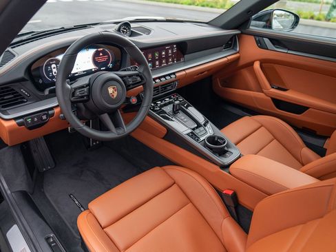 Certified 2025 Porsche 911 Carrera image 8