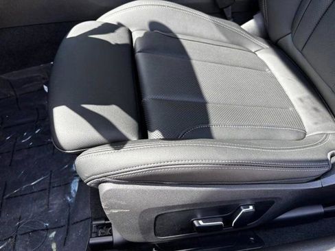 Used 2025 BMW 230i xDrive Coupe w/ Premium Package image 30