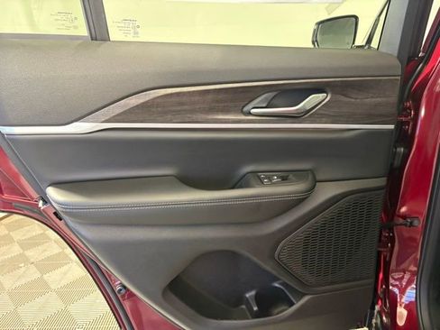 New 2025 Jeep Grand Cherokee Limited AWD/4WD image 19