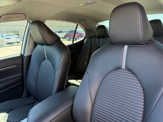Used 2020 Toyota Camry SE FWD image 11