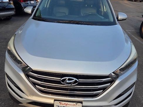 Used 2017 Hyundai Tucson Limited w/ Cargo Package FWD image 3