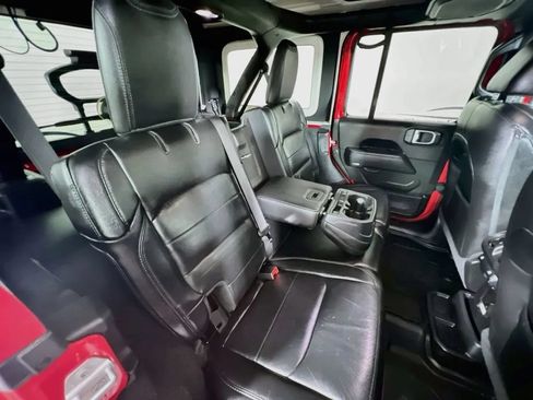 Used 2020 Jeep Wrangler Unlimited Sahara AWD/4WD image 27