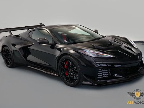 Used 2026 Chevrolet Corvette ZR1 w/ ZR1 Carbon Fiber Aero Package image 2