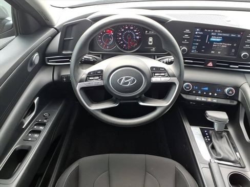Used 2023 Hyundai Elantra SEL w/ Cargo Package FWD image 29