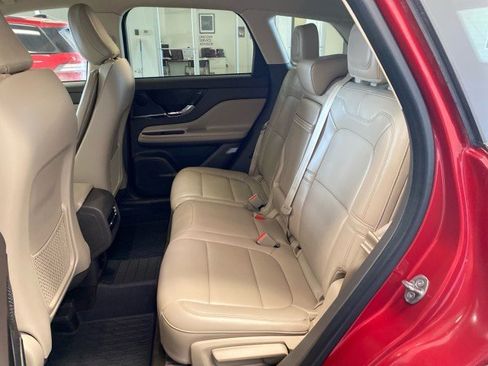 Used 2024 Lincoln Corsair AWD image 9