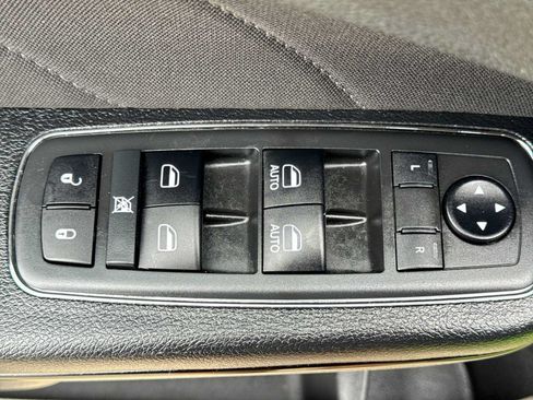 Used 2019 Dodge Charger SXT w/ Blacktop Package AWD/4WD image 16