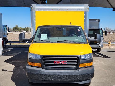 Used 2022 GMC Savana 3500 CUTWAY w/ Power Convenience Package image 2