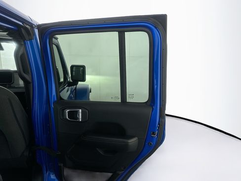 Used 2024 Jeep Wrangler Unlimited Sahara AWD/4WD image 27