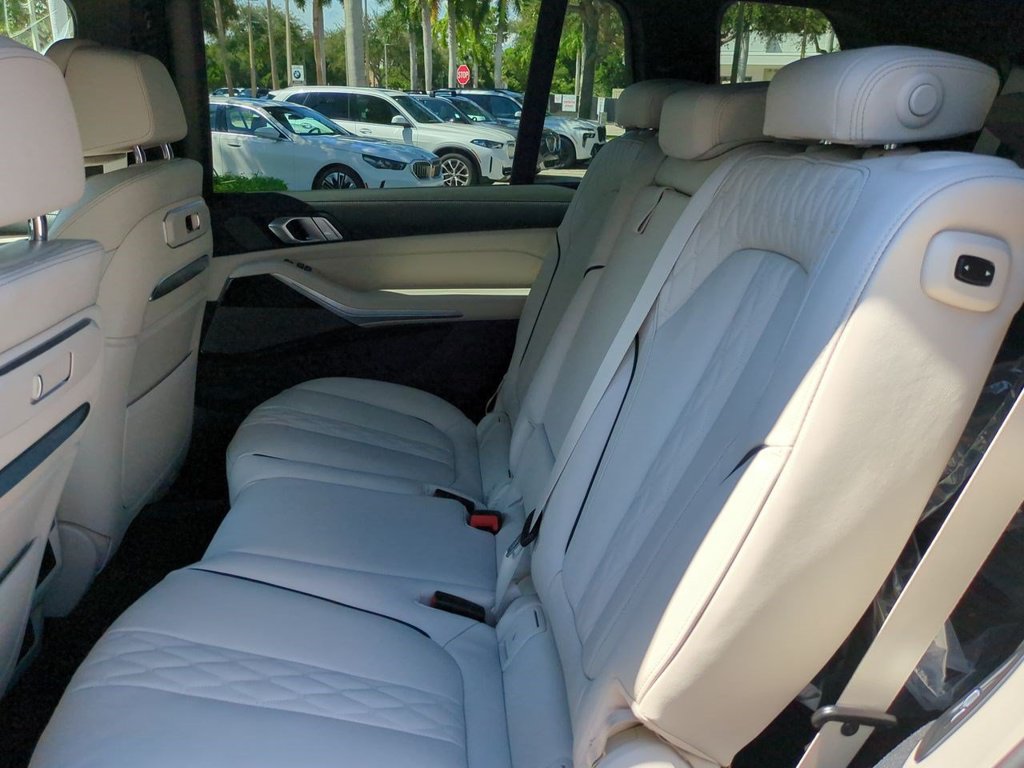 New 2027 BMW X7 xDrive40i w/ Executive Package AWD/4WD image 14