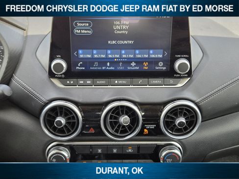 Used 2025 Nissan Sentra SV FWD image 11