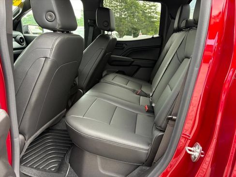 Used 2025 Chevrolet Colorado Trail Boss AWD/4WD image 21