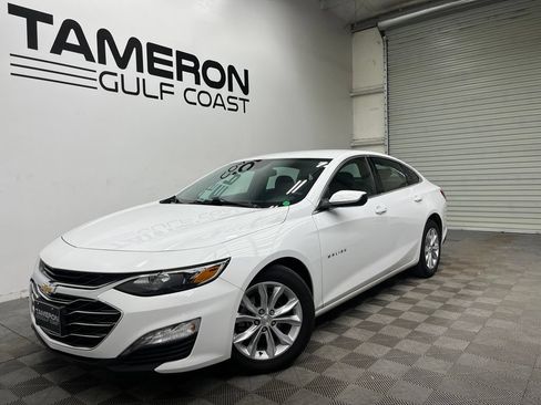Used 2025 Chevrolet Malibu LT FWD image 2
