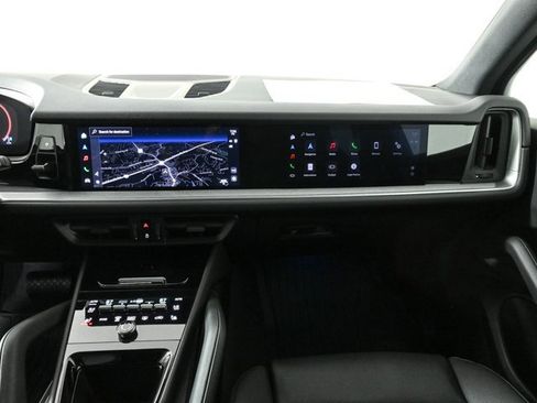 Used 2025 Porsche Cayenne image 29
