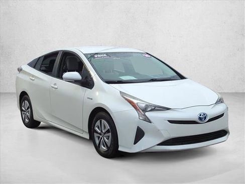 Used 2016 Toyota Prius Two image 3