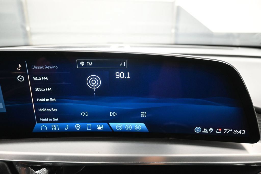 Used 2024 Cadillac Lyriq Luxury RWD image 24