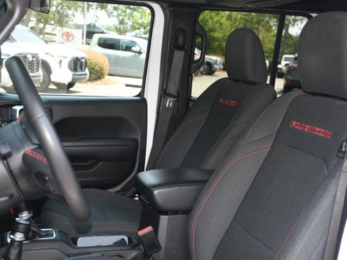 Used 2024 Jeep Wrangler Unlimited Rubicon AWD/4WD image 10