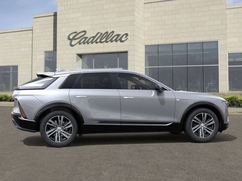 New 2026 Cadillac Lyriq Luxury w/ LPO, Floor Liner Package AWD/4WD image 5