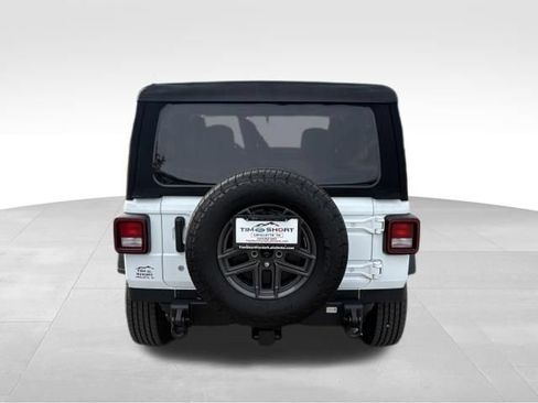 Used 2022 Jeep Wrangler Sport AWD/4WD image 10