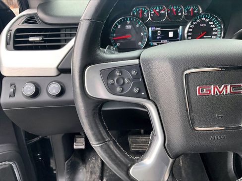Used 2017 GMC Yukon SLT image 15