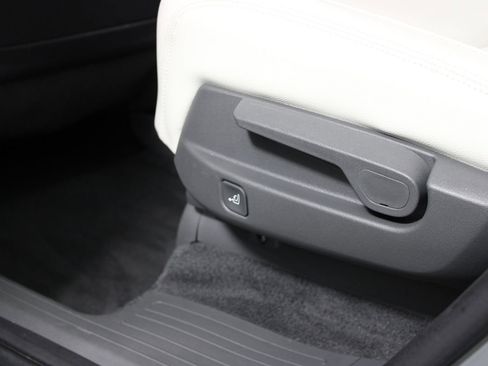 Used 2025 Hyundai Santa Fe Limited image 41