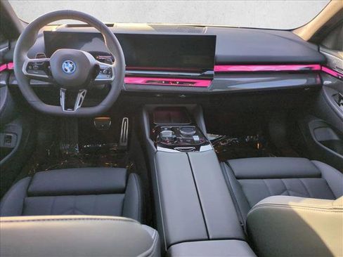 Certified 2026 BMW 550e xDrive AWD/4WD image 19