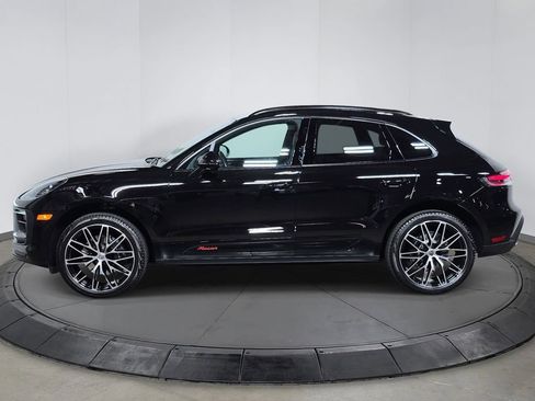 Certified 2025 Porsche Macan AWD/4WD image 2