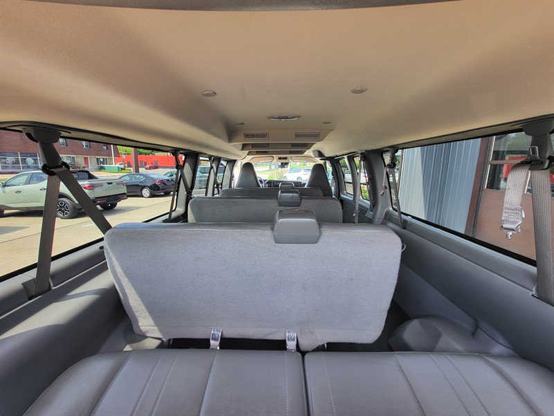 Used 2025 Chevrolet Express 3500 LS w/ Chrome Appearance Package RWD image 11