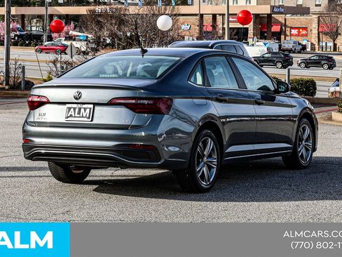 Used 2024 Volkswagen Jetta SE image 7