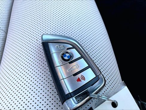 Used 2020 BMW X7 xDrive40i w/ M Sport Package AWD/4WD image 15
