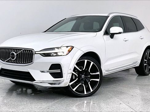 Certified 2023 Volvo XC60 B5 Ultimate w/ Protection Package Premier image 16