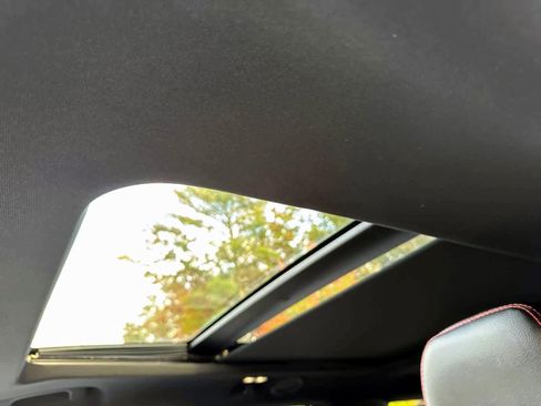 Used 2024 Ford Explorer ST-Line w/ Class IV Trailer Tow Package image 24