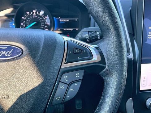 Used 2024 Ford Edge SEL image 11