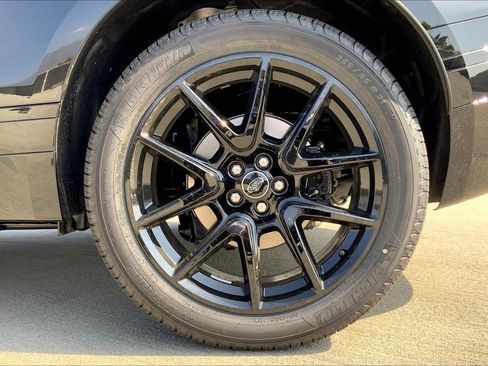 New 2026 Land Rover Range Rover Velar Dynamic SE image 17