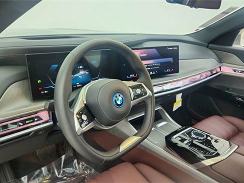 Used 2025 BMW i7 eDrive50 image 20