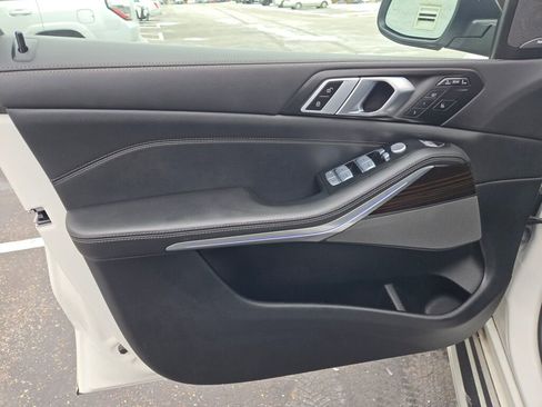 Used 2025 BMW X7 xDrive40i image 21