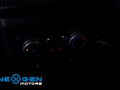 Used 2023 Ford Explorer Limited image 20