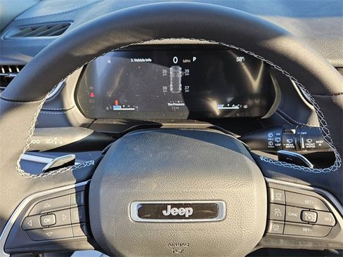 New 2025 Jeep Grand Cherokee Laredo X w/ Luxury Tech Group I image 22