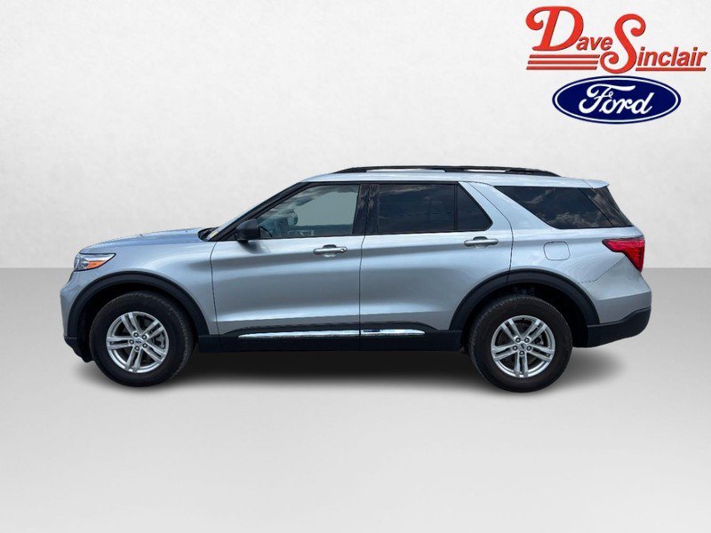 Used 2023 Ford Explorer XLT AWD/4WD image 10