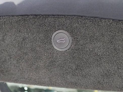 Used 2022 Tesla Model X Plaid image 31