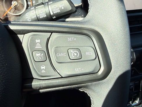 New 2025 Jeep Wrangler Unlimited Rubicon w/ Steel Bumper Group image 17