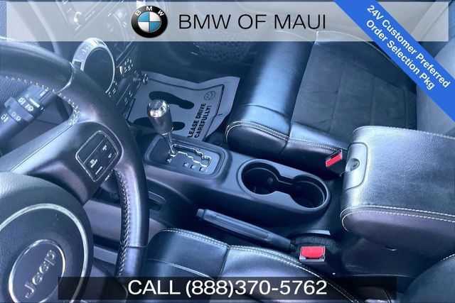 Used 2012 Jeep Wrangler Unlimited Rubicon AWD/4WD image 15