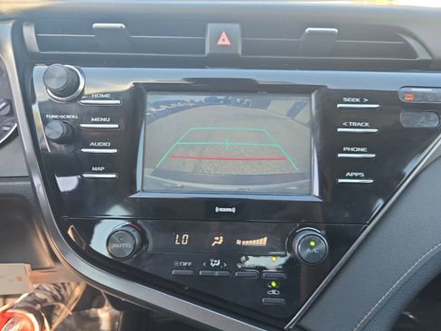 Used 2020 Toyota Camry SE FWD image 26