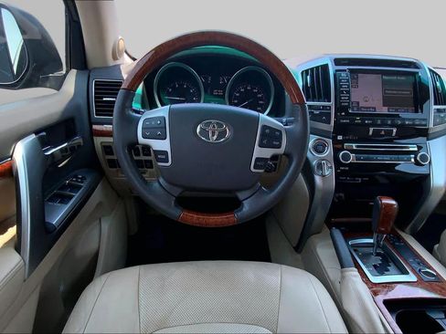 Used 2013 Toyota Land Cruiser AWD/4WD image 6