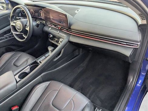 Used 2023 Hyundai Elantra Limited w/ Preferred Accessory Package image 21