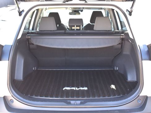 Used 2020 Toyota RAV4 XLE w/ All Weather Liner Package AWD/4WD image 28