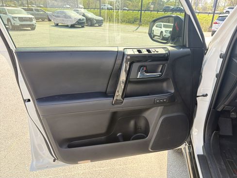 Used 2021 Toyota 4Runner Nightshade image 12