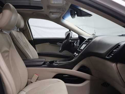 Used 2018 Lincoln MKX Reserve w/ Lincoln MKX Climate Package image 10