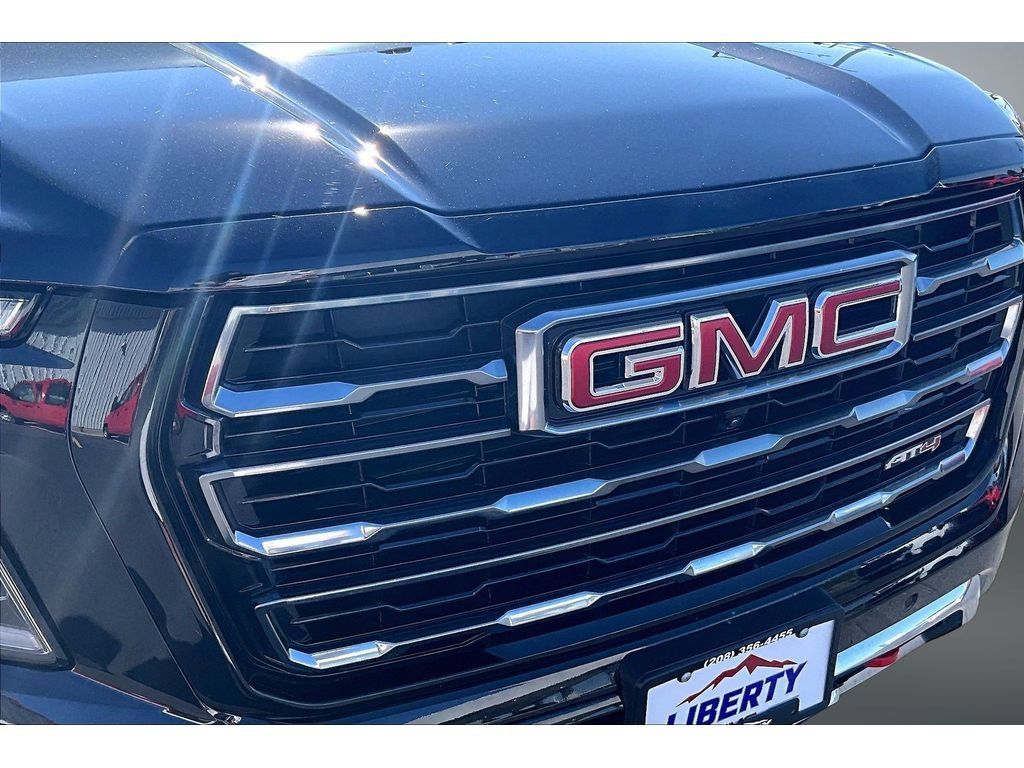 Used 2025 GMC Yukon XL AT4 w/ AT4 Premium Package AWD/4WD image 27
