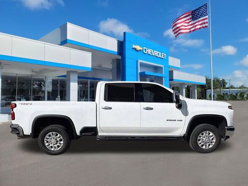 Used 2025 Chevrolet Silverado 2500 LTZ w/ LTZ Convenience Package AWD/4WD image 3