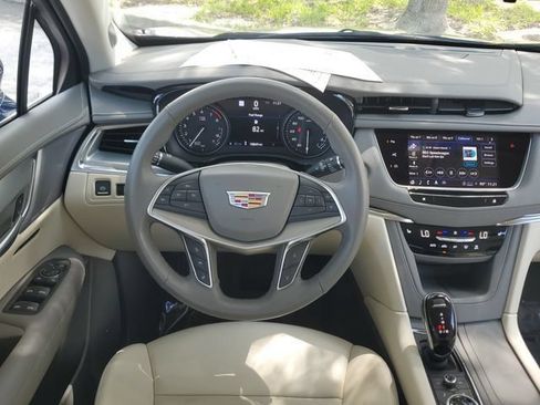 Certified 2024 Cadillac XT5 Premium Luxury w/ Technology Package FWD image 17